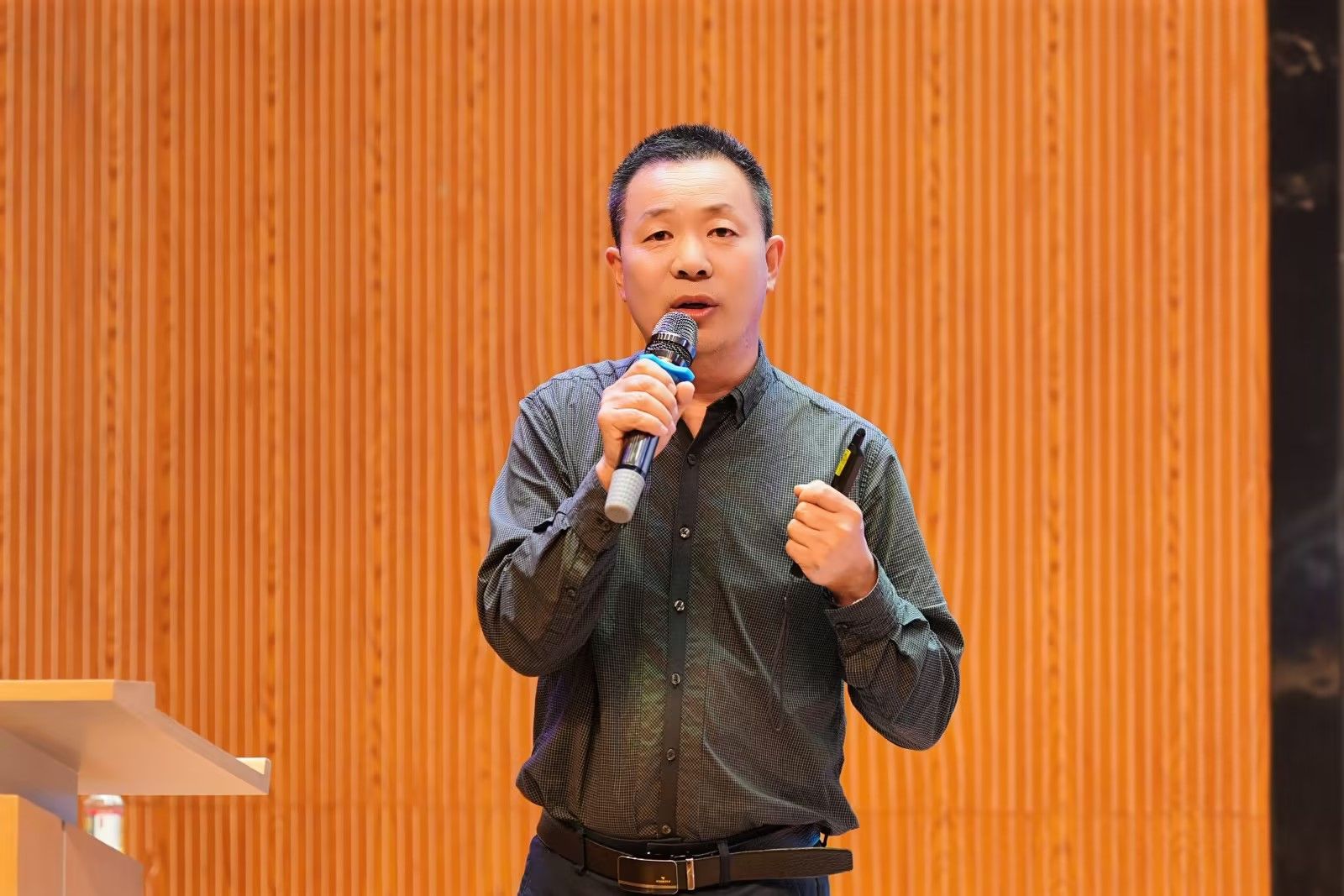 因为热爱・所以坚持——智能装备学院开展2026级机械类专业新生入学专业教育