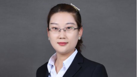 张莹个人简介