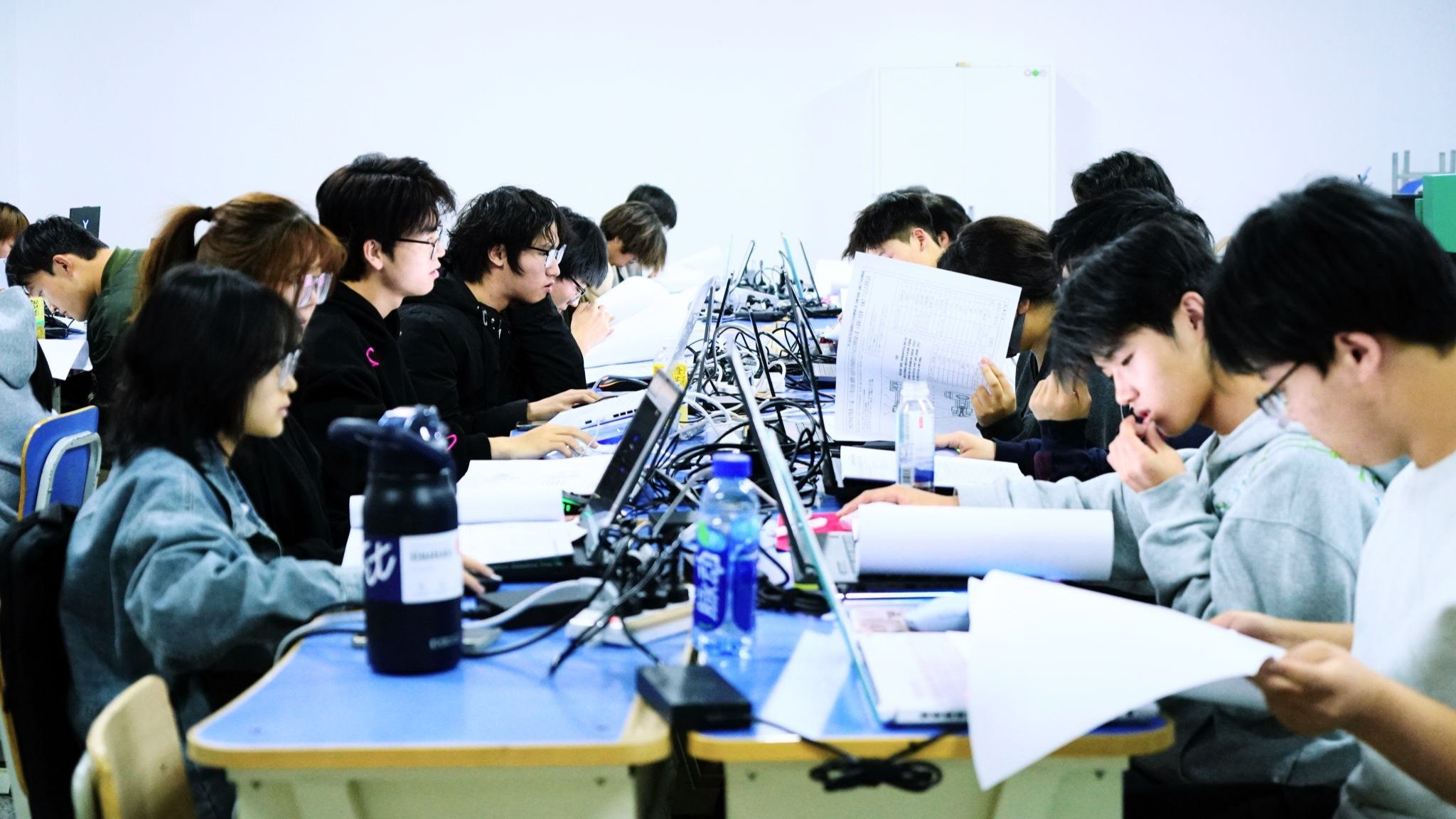 指尖绘蓝图，技能展锋芒——CAD综合技能大赛落幕，兰州信息科技学院智能装备学院学子竞逐出彩