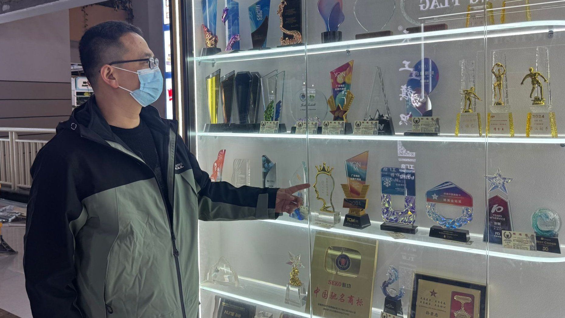 深入产业一线，锤炼实践真知