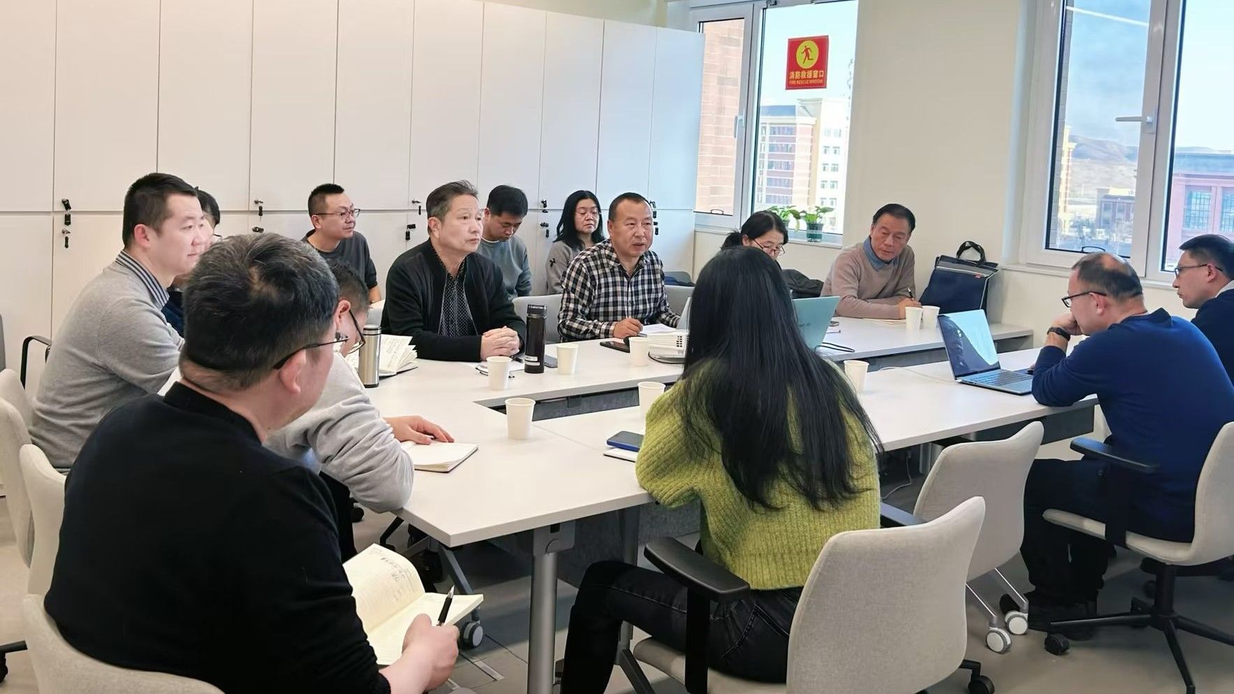 智能装备学院召开“十五五”学科专业发展规划讨论会