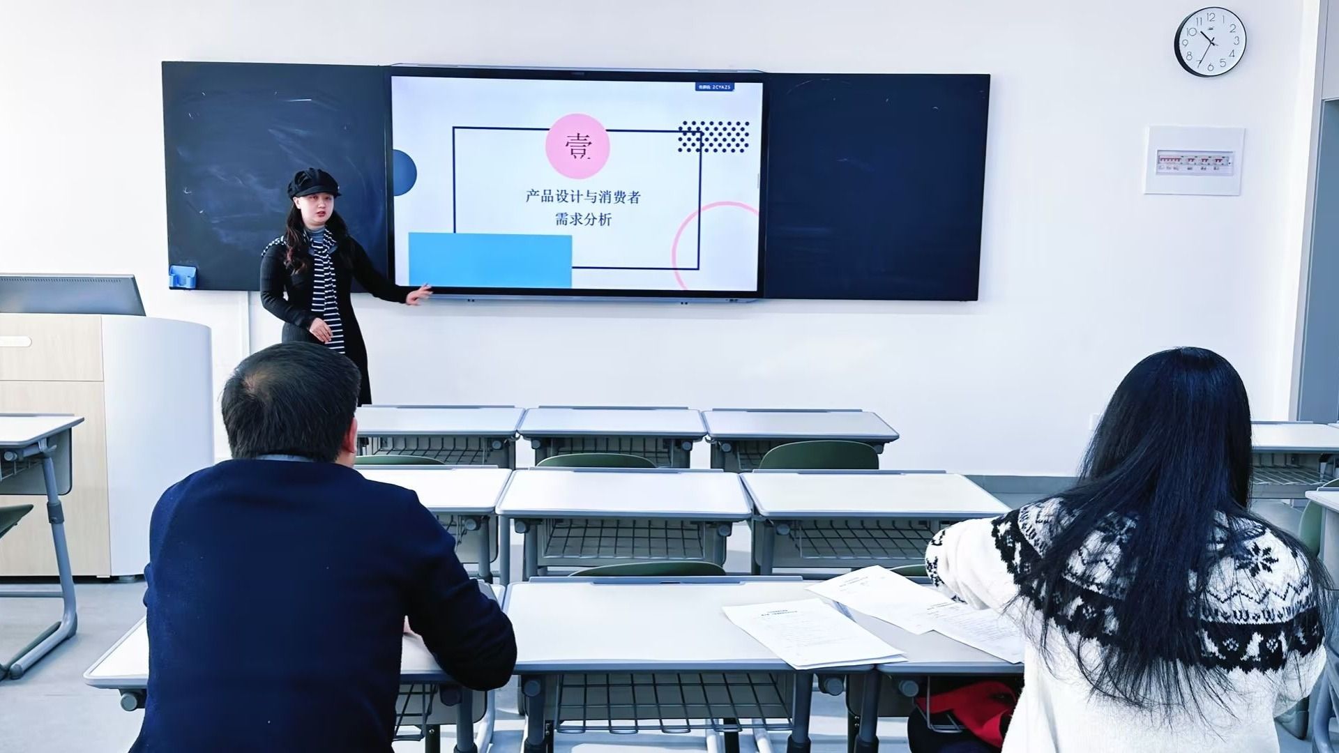 智能装备学院新教师试讲展风采，为学院发展注入新活力