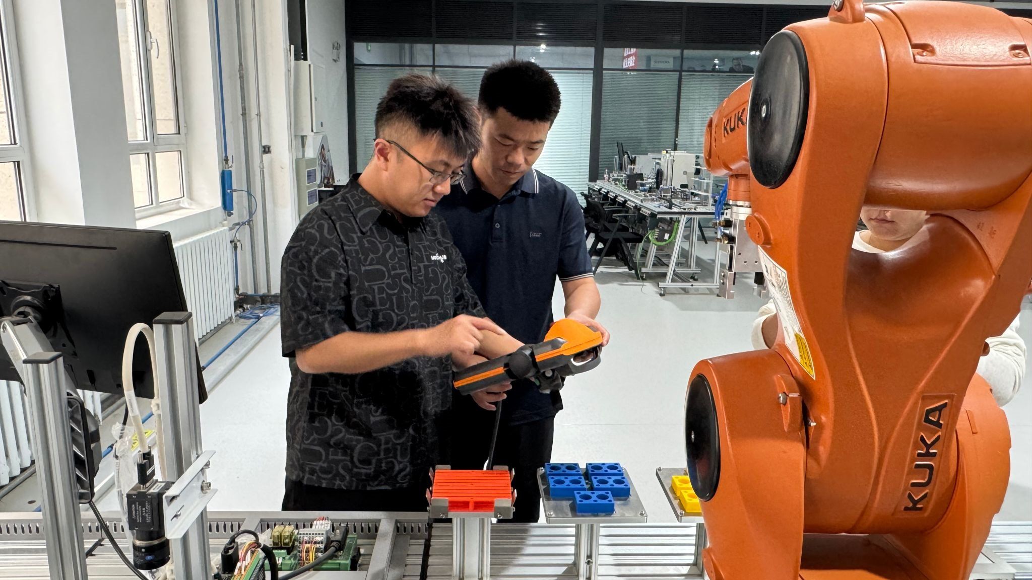 以实践促教学  以挂职强课堂