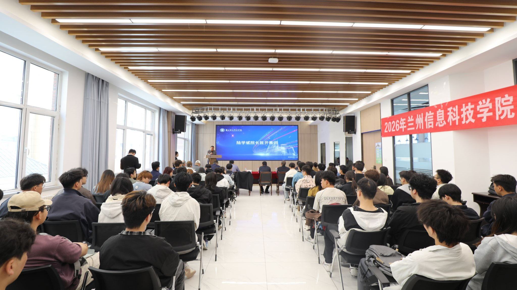 以赛促学砺匠心 科创赋能育新人——兰州信息科技学院成功举办2026年单片机仿真赛校赛